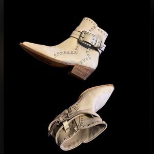 Free people leather light gray leather Boots size 37 used once